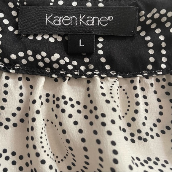 Karen Kane Silk Like Blouse Black White Geometric  Pattern L - Picture 8 of 8